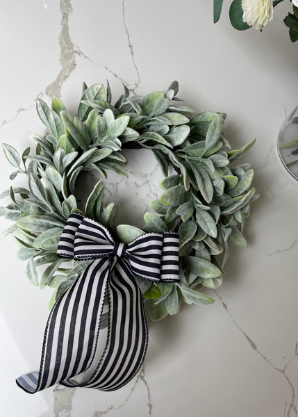Lambsear wreath with Bow